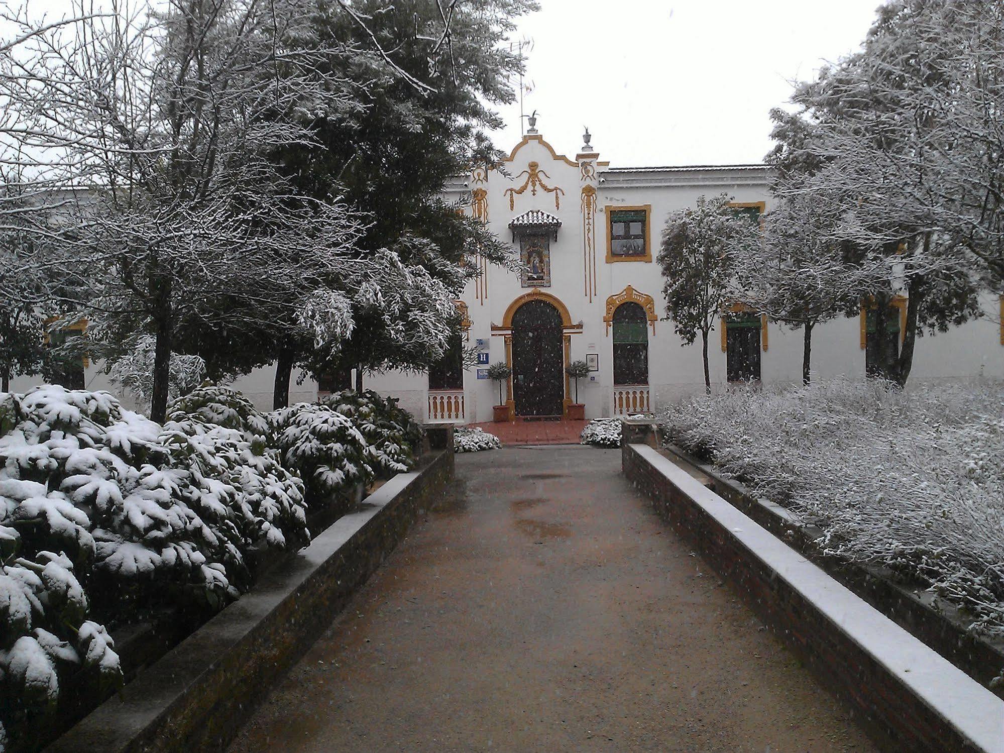 Hotel Balneario El Raposo Puebla de Sancho Perez Exterior photo